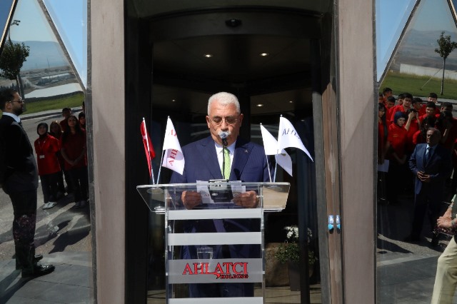 AHLATCI KUYUMCULUK MESLEKİ EĞİTİM MERKEZİ YENİ YILA TÖRENLE BAŞLADI